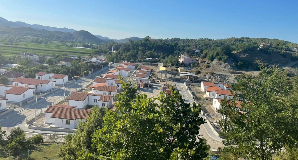 Perfundon lagjia e re ne Baldushk, 53 familje hyjne ne shtepite e reja